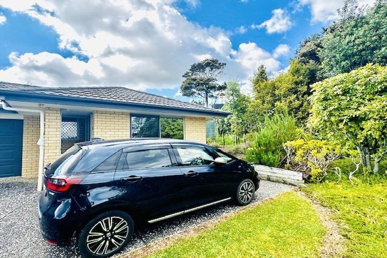 Photo of property in 70 Shelter Drive, Greenhithe, Auckland, 0632