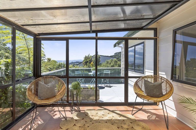 Photo of property in 5 Kilgour Way, Crofton Downs, Wellington, 6035