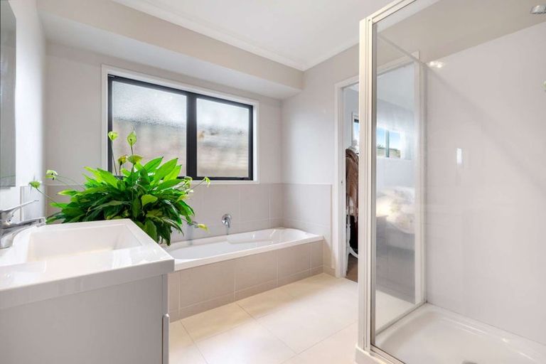 Photo of property in 104b Racecourse Road, Waiuku, 2123