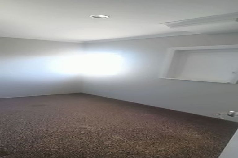 Photo of property in 120 Nicholson Road, Khandallah, Wellington, 6035