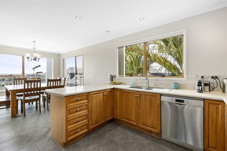 Photo of property in 19 Layton Road, Manly, Whangaparaoa, 0930
