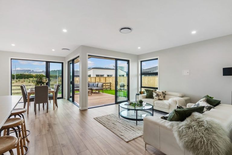 Photo of property in 4 Nau Mai Road, Clevedon, 2582