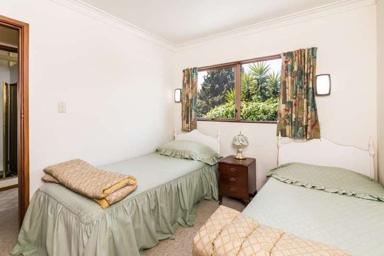 Photo of property in 2/15 Hilden Place, Hilltop, Taupo, 3330
