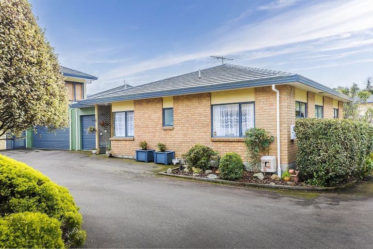 Photo of property in 8/5 Court Road, Tawa, Wellington, 5028