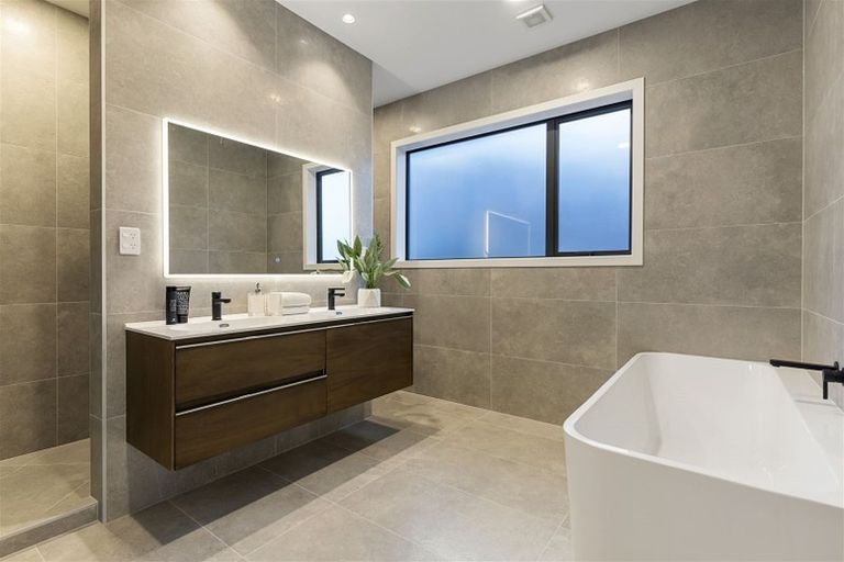 Photo of property in 50 Wainui Road, Silverdale, 0932