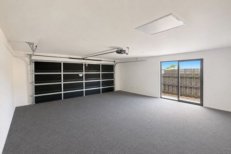 Photo of property in 5 Wheeler Place, Upper Vogeltown, New Plymouth, 4310