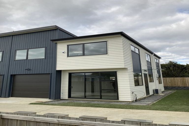 Photo of property in 15a Garelja Road, Henderson, Auckland, 0612