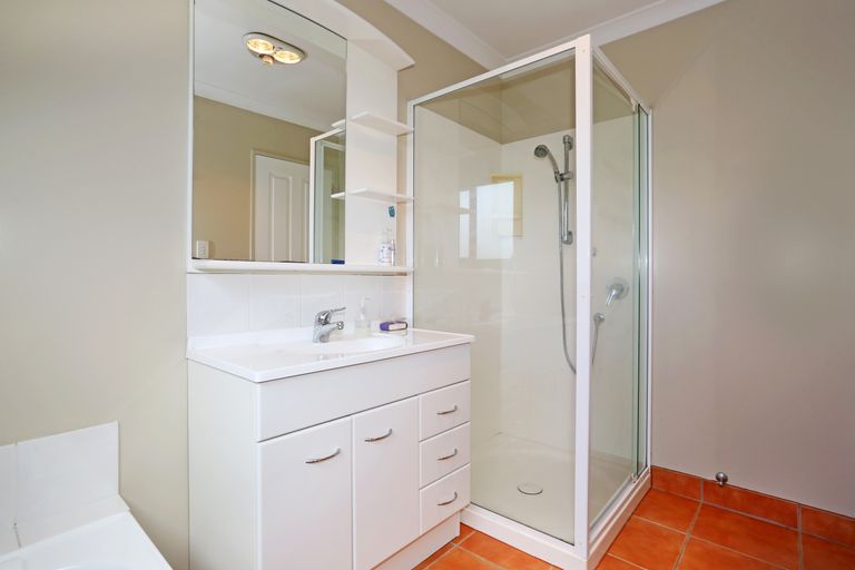 Photo of property in 8a Stembridge Avenue, Pukekohe, 2120