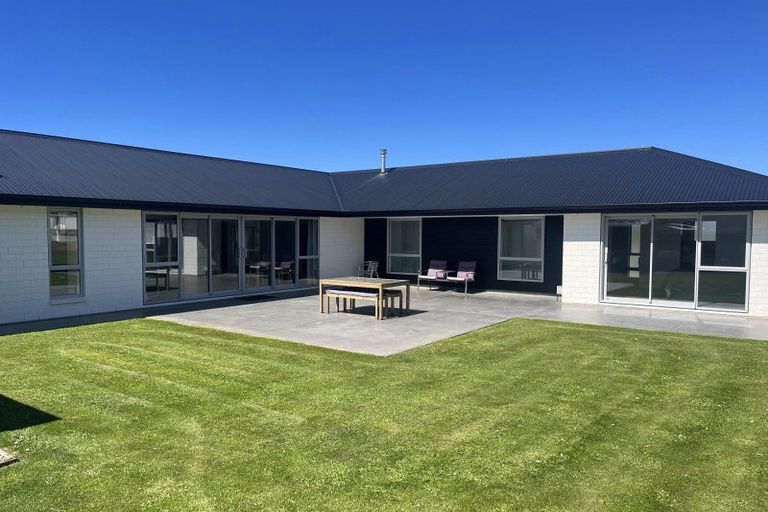 Photo of property in 17 Gordon Street, Weston, Oamaru, 9401