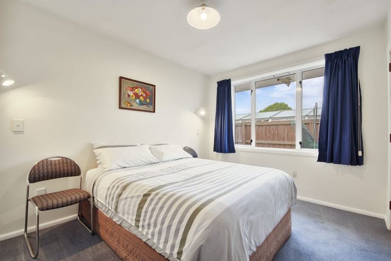 Photo of property in 17 Seagrave Place, Ilam, Christchurch, 8041