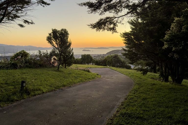 Photo of property in 252 Normandale Road, Normandale, Lower Hutt, 5010