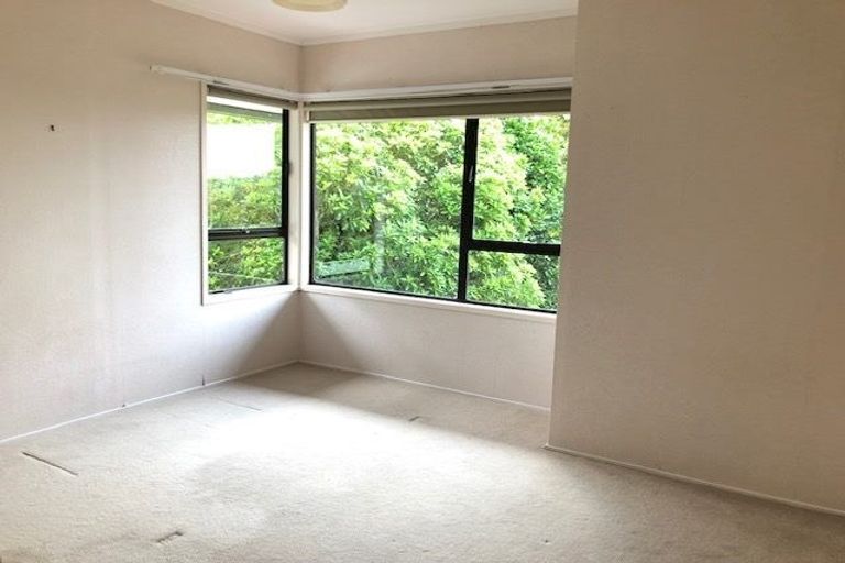 Photo of property in 20 Makepiece Place, Chatswood, Auckland, 0626
