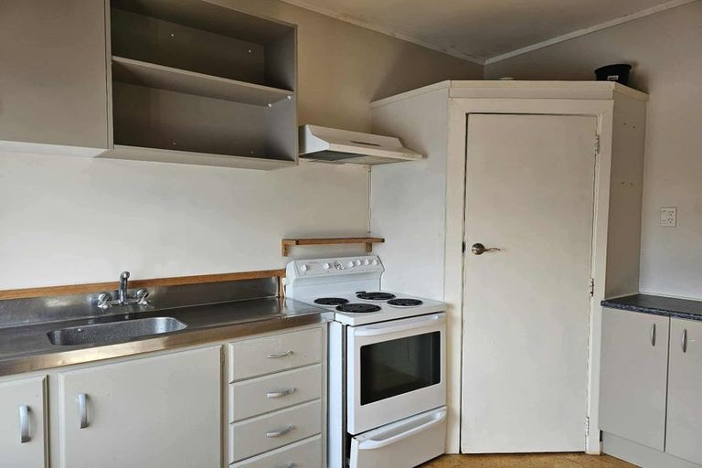 Photo of property in 23 Totara Street, Eastbourne, Lower Hutt, 5013