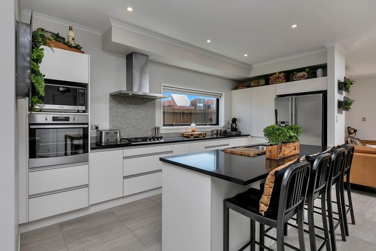 Photo of property in 127 Hobsonville Point Road, Hobsonville, Auckland, 0616