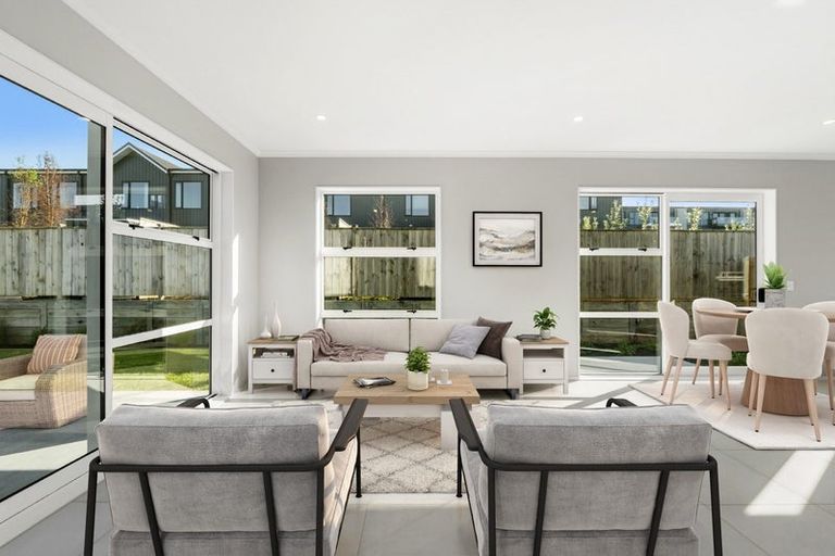 Photo of property in 11 Owen Chapman Drive, Red Beach, 0932