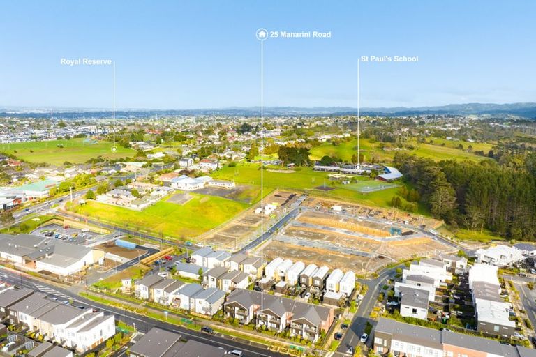 Photo of property in 25 Manarini Road, Westgate, Auckland, 0614