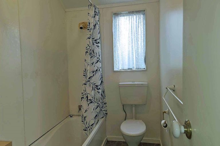 Photo of property in 2/806 Gordon Road, Raureka, Hastings, 4120