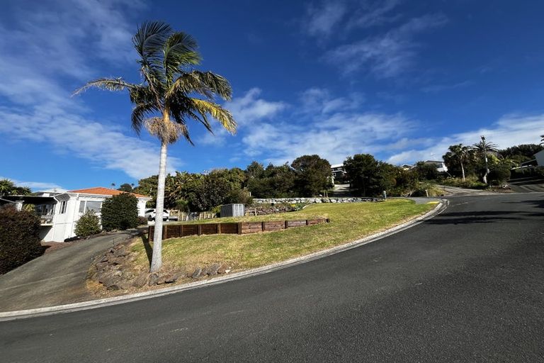 Photo of property in 1 Hibiscus Avenue, Cable Bay, 0420
