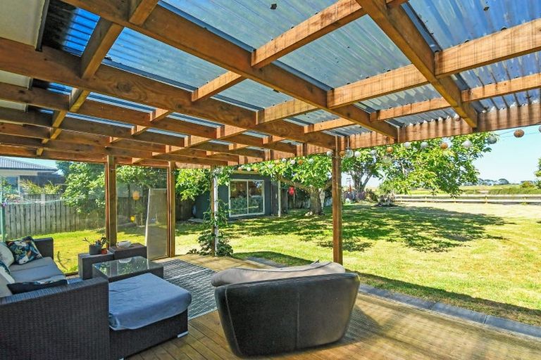 Photo of property in 998 Paerata Road, Paerata, Drury, 2676