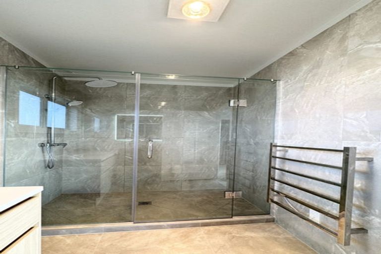 Photo of property in 25 Aberdeen Road, Castor Bay, Auckland, 0620