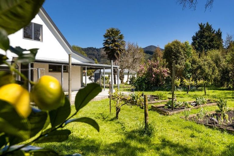 Photo of property in 42 Bush Road, Tuamarina, Blenheim, 7273