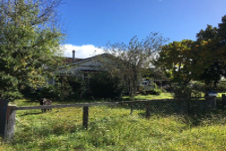 Photo of property in 25 Walter Street, Takapau, 4203
