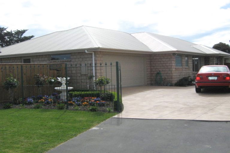 Photo of property in 10 Ropley Street, Amberley, 7410