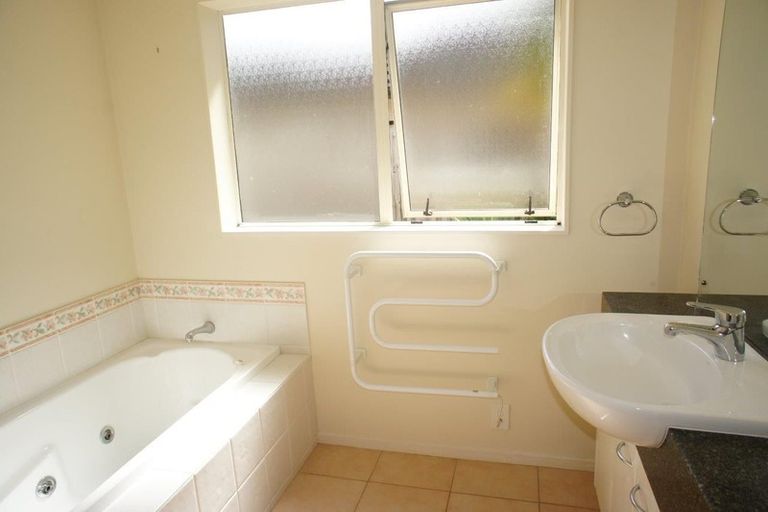 Photo of property in 69 Landing Drive, Albany, Auckland, 0632