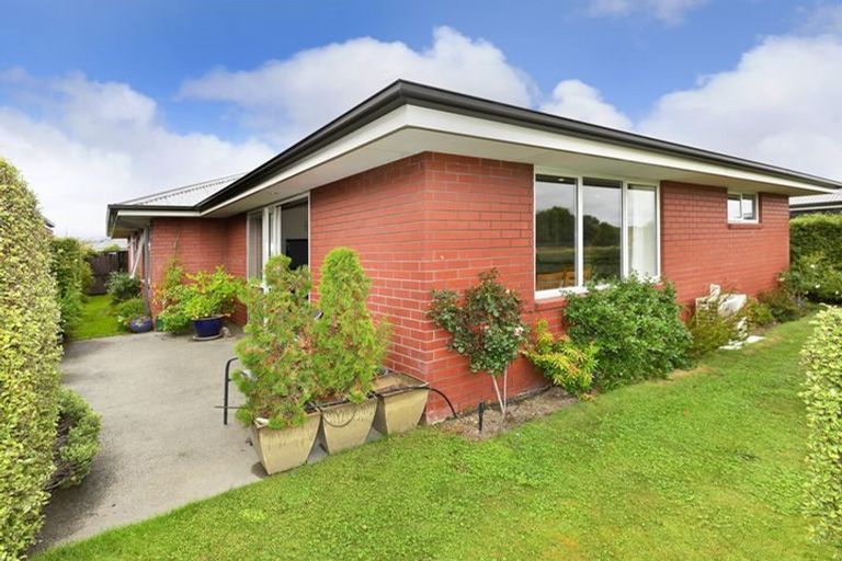 Photo of property in 22a Date Crescent, Aidanfield, Christchurch, 8025