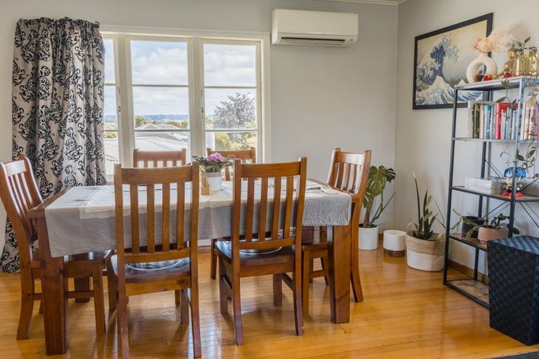 Photo of property in 40 Strid Road, Te Atatu South, Auckland, 0610