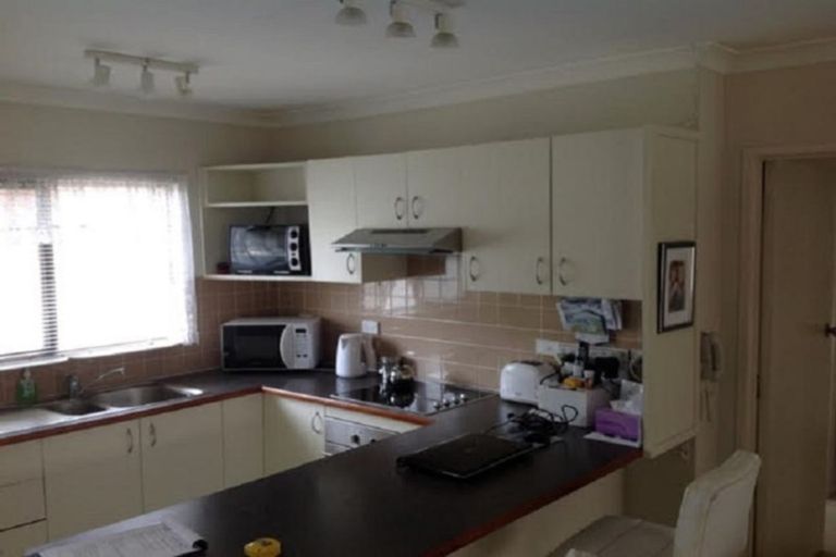 Photo of property in 2/54 Ray Small Drive, Pahurehure, Papakura, 2113