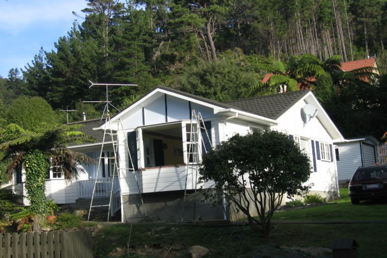 Photo of property in 104 Kamahi Street, Stokes Valley, Lower Hutt, 5019