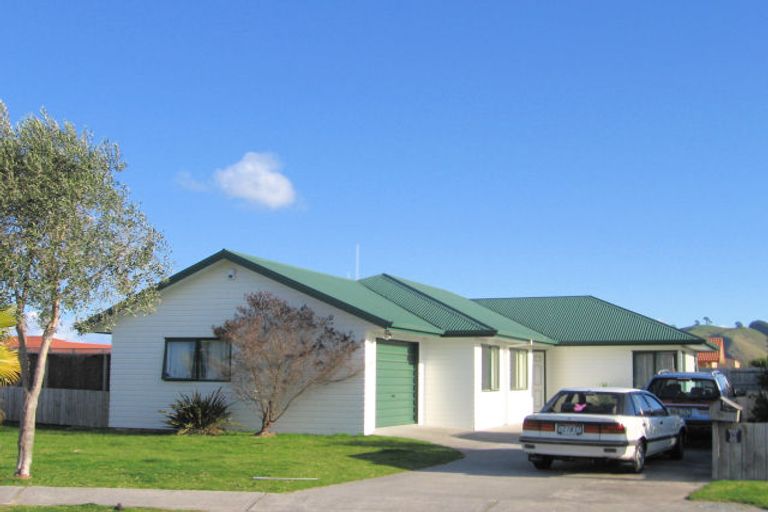 Photo of property in 54 Katerini Grove, Papamoa Beach, Papamoa, 3118