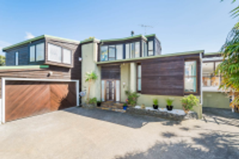 Photo of property in 2/21 Hythe Terrace, Mairangi Bay, Auckland, 0630