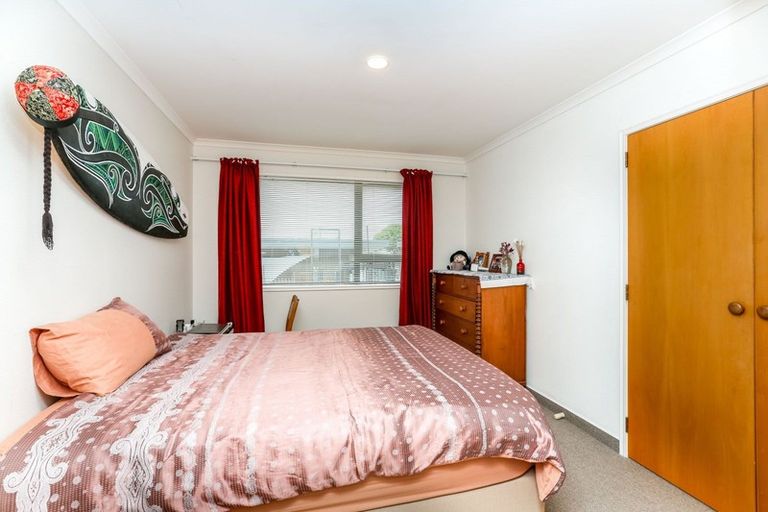 Photo of property in 2/75 Hine Street, New Plymouth, 4310