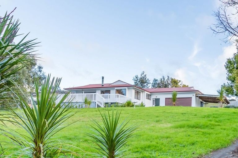 Photo of property in 178 Valley Road, Waimauku, 0881