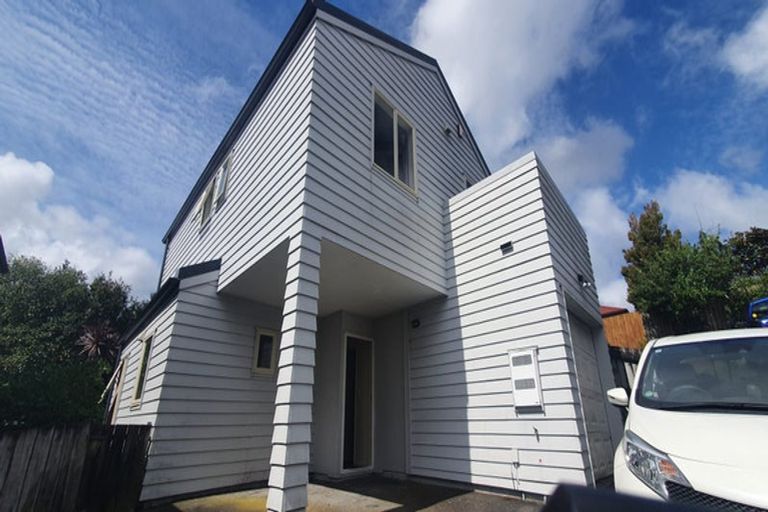 Photo of property in 7/20 Fields Parade, Oteha, Auckland, 0632