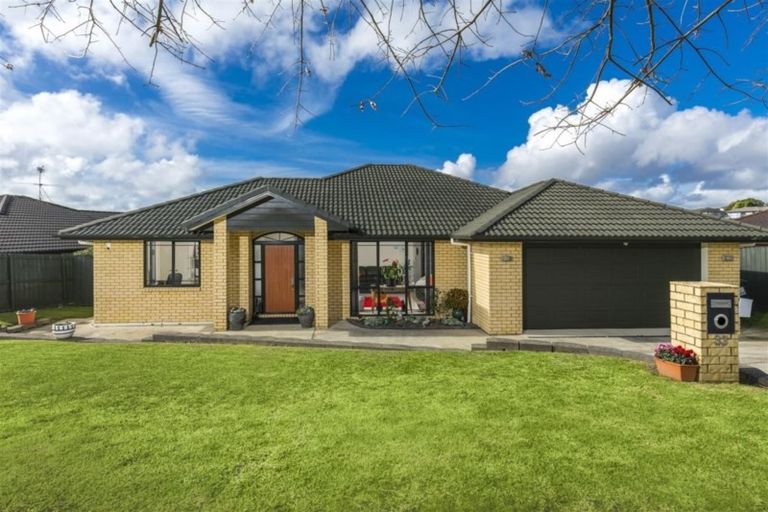Photo of property in 33 Sapperton Drive, Henderson, Auckland, 0612