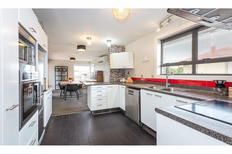 Photo of property in 37 Fern Drive, Halswell, Christchurch, 8025