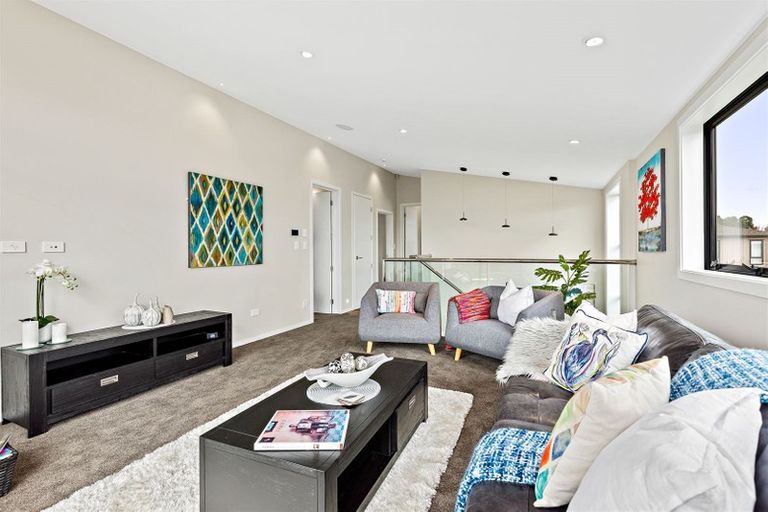 Photo of property in 39 Craigs Way, Hobsonville, Auckland, 0616