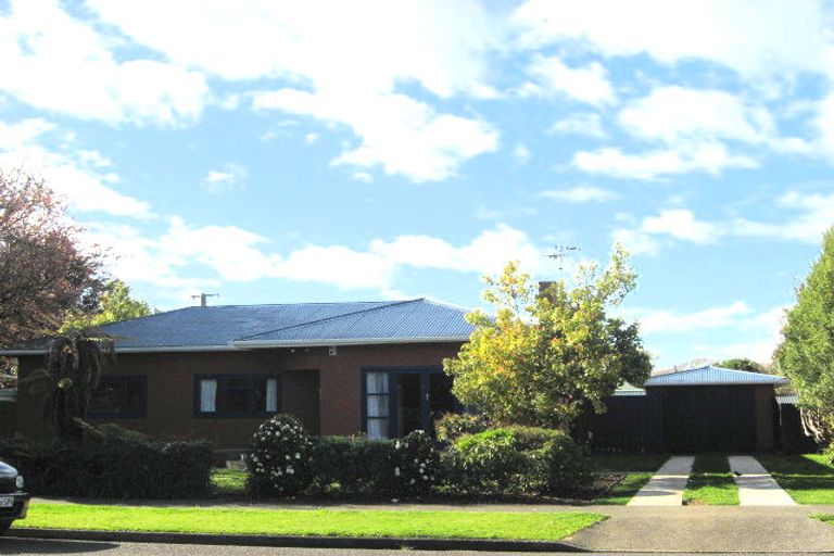 Photo of property in 93 Macarthur Street, Levin, 5510
