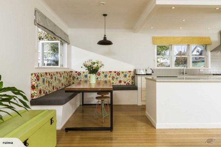 Photo of property in 1/472 East Coast Road, Windsor Park, Auckland, 0630