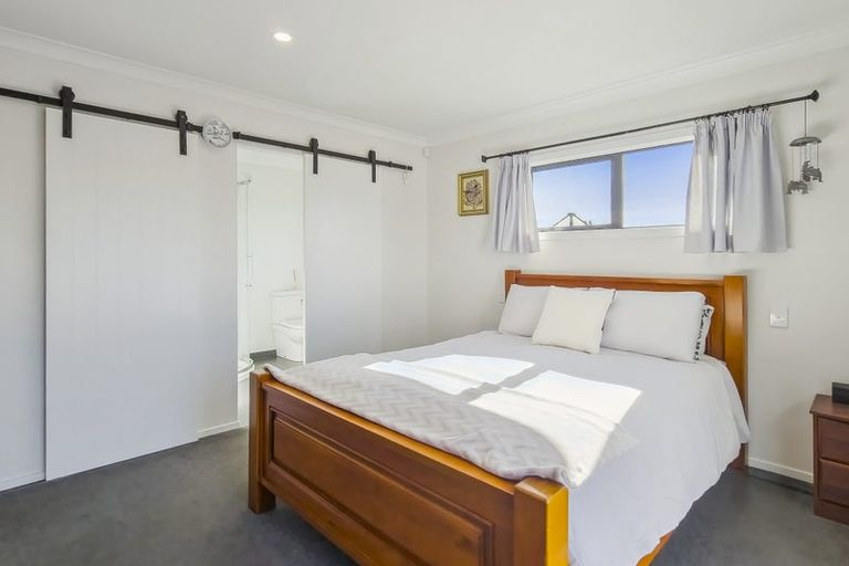 Photo of property in 10 Pohatu Lane, Otaki, 5512