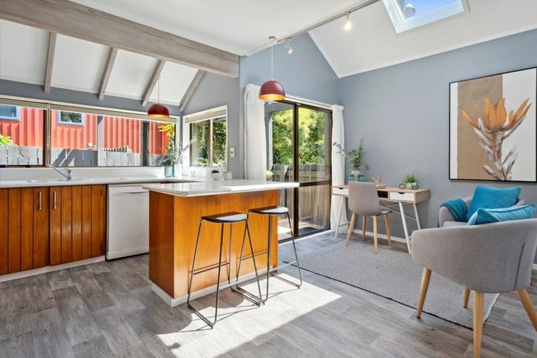 Photo of property in 70a Amapur Drive, Khandallah, Wellington, 6035