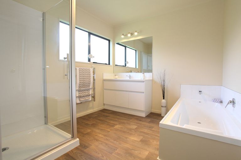 Photo of property in 217 Grandview Road, Grandview Heights, Hamilton, 3200