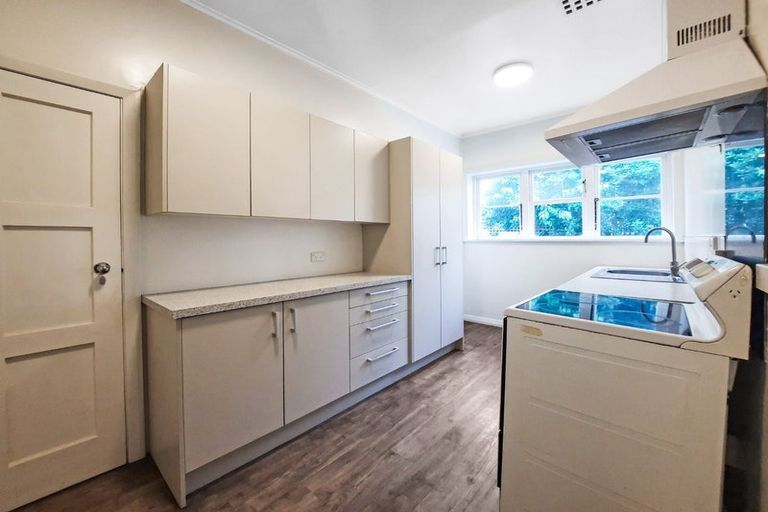 Photo of property in 2 Kawaka Street, Riccarton, Christchurch, 8041