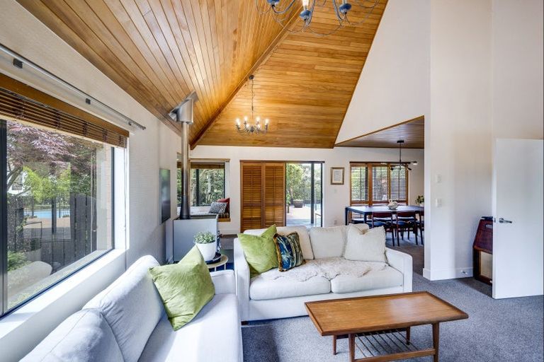 Photo of property in 5a Tauroa Road, Havelock North, 4130