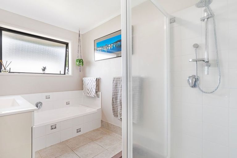 Photo of property in 6 Stonebridge Park Drive, Holdens Bay, Rotorua, 3010