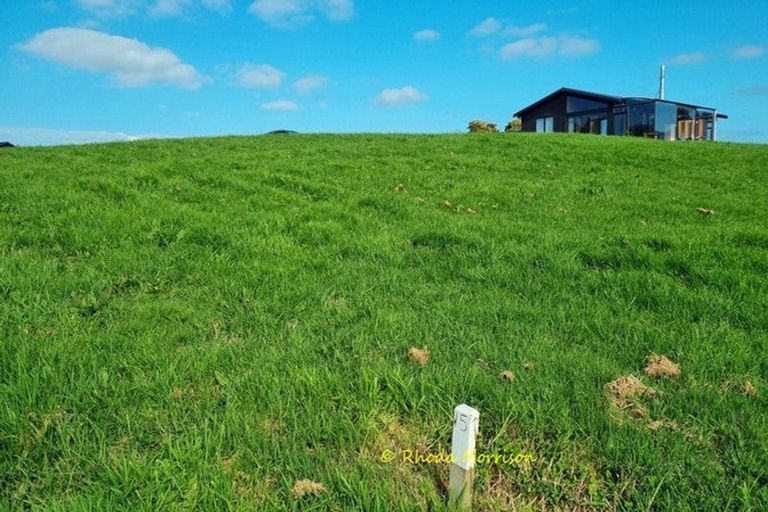 Photo of property in 12 Arahanga Road, Paparoa, 0571