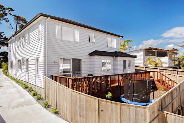 Photo of property in 109 Kowhai Road, Mairangi Bay, Auckland, 0630